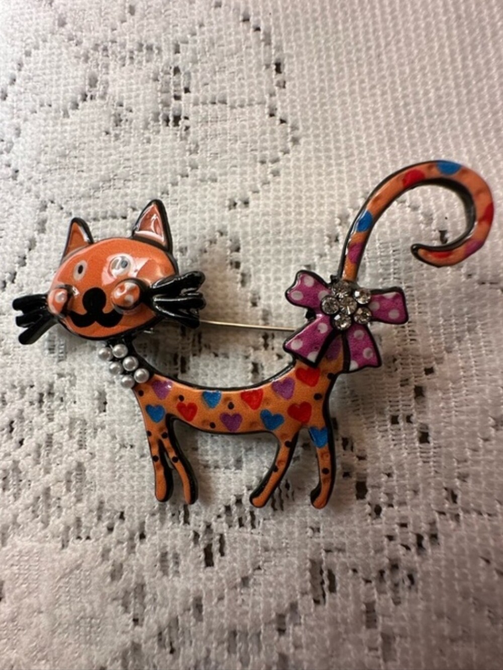Whimsical Orange Heart-Pattern Cat Brooch Pin with Pink Bow